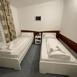 Starlight Hotel *