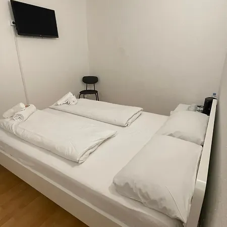 Starlight Hotel *
