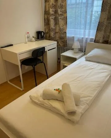 Starlight Hotel *