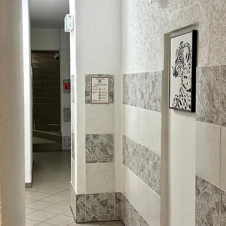 Starlight Hotel *